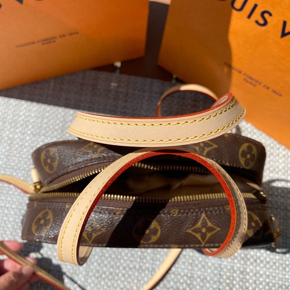 Louis Vuitton Spontini - Picture 11 of 13
